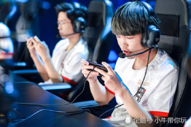 束手无策